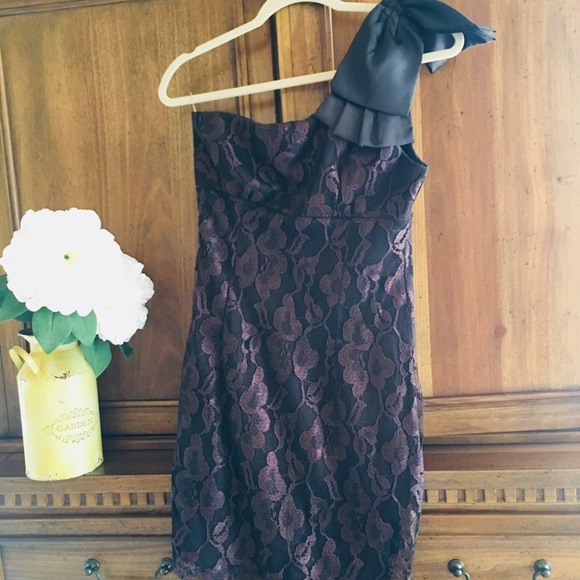 Dress - Picture 1 of 3